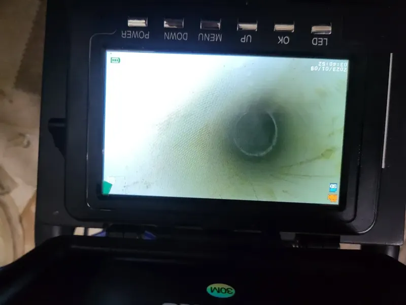 포항 내시경 화면에 보이는 배관 이음부